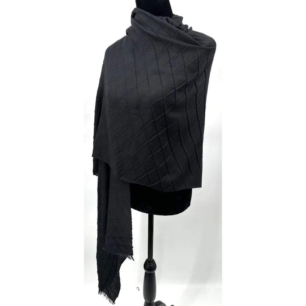 Loro‎ Piana Womens Designer Black Cashmere Diamond Rectangular Pashmina Scarf